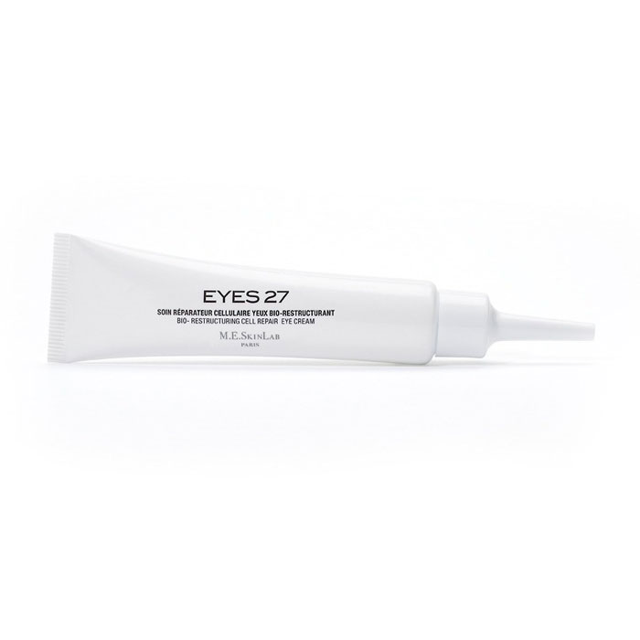 Cosmetics 27 Био-восстанавливающий крем Eyes 27 для области вокруг глаз, 15 млCM27005 Cosmetics 27 Био-восстанавливающий крем Eyes 27 для области вокруг глаз, 15 млCM27005Крем Eyes 27 – это корректор для области вокруг глаз, борющийся с признаками старения. Его эффективность и оригинальность заключаются в запатентованном комплексе MA2, комбинации 3 экстрактов центеллы азиатской натурального происхождения. Крем предназначен для ежедневного ухода за зрелой, сухой, чувствительной и аллергенной кожей. Подходит для применения до или после эстетического вмешательства. Крем восстанавливает, перестраивает ткани кожи, борется с морщинами. Комплекс для борьбы со свободными радикалами противостоит естественному износу молекул ДНК и старению кожи. Уменьшает объем мешков под глазами и осветляет цвет кругов под ними. Тонизирует и придает коже сияние. Крем также подходит для ухода за контуром губ. Он восстанавливает, тонизирует и увлажняет этот особо чувствительный участок, смягчает морщины. Крем подходит для всех типов кожи, особенно рекомендован для обезвоженной, сухой, уставшей и чувствительной кожи. Не содержит парабенов, феноксиэтанола, производных...