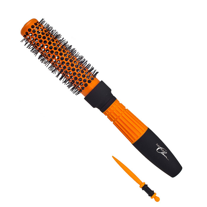 Milen Classik Расческа круглая. 330-1362612330-1362612 Milen Classik Расческа круглая. 330-1362612330-1362612Круглая расческа Milen Classik с нейлоновыми зубцами изготовлена из термостойкого пластика и предназначена для укладки волос. Керамическое покрытие позволяет равномерно и быстро распределять тепло. Расческа оснащена вставкой для отделения прядей.