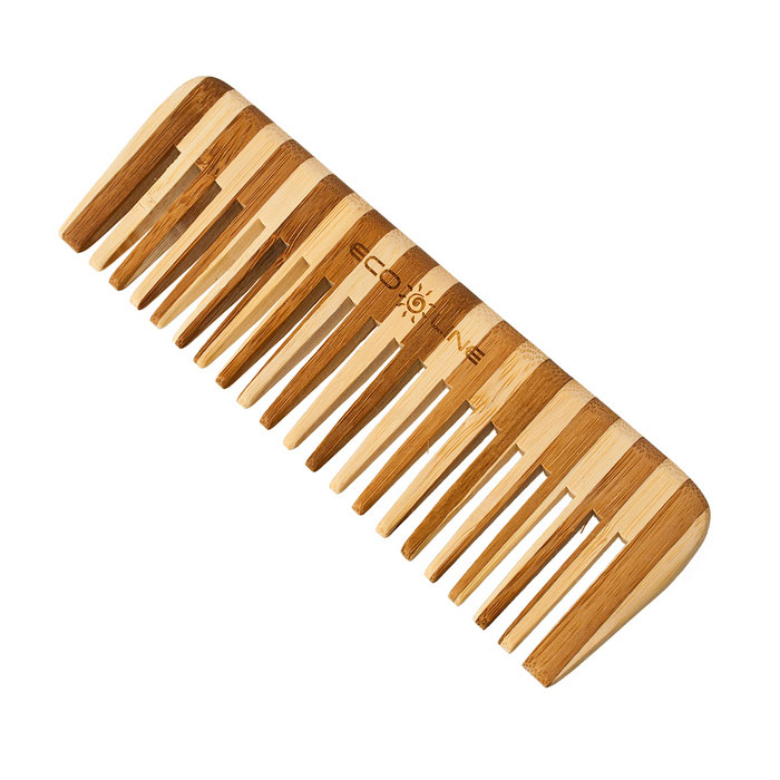 Solinberg Гребень для волос Eco Line, 15 см350-B044 Solinberg Гребень для волос Eco Line, 15 см350-B044Редкозубый гребень для волос Solinberg Eco line изготовлен из дерева. Расчески для волос из дерева и бамбука более прочные, легкие и долговечные. Они прекрасно подходят как для профессионального, так и для домашнего применения. Дерево является самым экологическим чистым материалом. Натуральные изделия обладают антибактериальным эффектом. Характеристики: Материал: 15 см. Размер гребня: 15 см х 5 см х 0,8 см. Артикул: 350-B044. Производитель: КНР. Товар сертифицирован.
