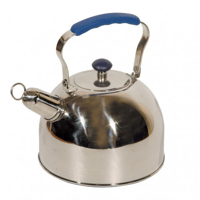 Чайник Tea со свистком, 3 л93-2507B Чайник Tea со свистком, 3 л93-2507BЧайник Tea выполнен из высококачественной нержавеющей стали 18/10 с зеркальной полировкой. Нержавеющая сталь обладает высокой устойчивостью к коррозии, не вступает в реакцию с холодными и горячими продуктами и полностью сохраняет их вкусовые качества. Многослойное капсульное дно аккумулирует тепло, способствует быстрому закипанию воды даже при небольшой мощности конфорок. Чайник снабжен удобной силиконовой ручкой синего цвета. Носик чайника с насадкой-свистком позволит вам контролировать процесс подогрева или кипячения воды. Благодаря оригинальному дизайну такой чайник станет украшением любой кухни. Крепление ручек посуды к корпусу выполнено методом точечной сварки или клепкой что обеспечивает минимальный нагрев, прочность и надежность. Чайник пригоден для использования на всех видах плит. Можно мыть в посудомоечной машине.