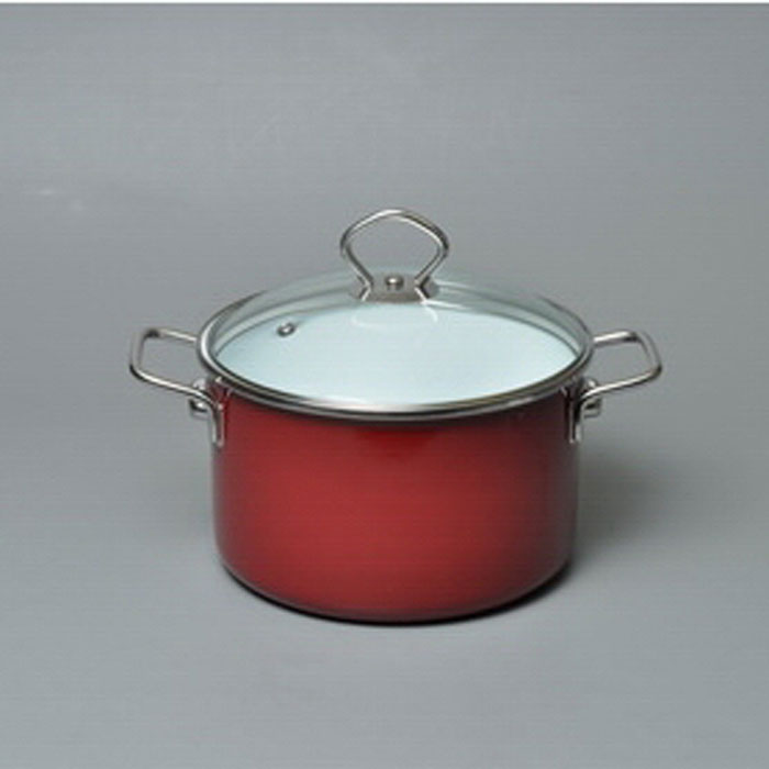 Кастрюля эмалированная Vitross Bon Appetit с крышкой, цвет: белый, вишневый, 2 л8SD165S, вишневый Кастрюля эмалированная Vitross Bon Appetit с крышкой, цвет: белый, вишневый, 2 л8SD165S, вишневыйКастрюля Vitross Bon Appetit изготовлена на стальной основе со стеклокерамическим покрытием - наиболее безопасный вид посуды. Стеклокерамика инертна и устойчива к пищевым кислотам, не вступает во взаимодействие с продуктами и не искажает их вкусовые качества. Прочный стальной корпус обеспечивает эффективную тепловую обработку пищевых продуктов, не деформируется с процессе эксплуатации. Посуда Vitross идеально подходит для тепловой обработки и хранения пищевых продуктов, приготовления холодных блюд и сервировки стола. Кастрюля оснащена двумя удобными ручками из нержавеющей стали. Крышка, выполненная из термостойкого стекла, позволит вам следить за процессом приготовления пищи. Крышка плотно прилегает к краю кастрюли, предотвращая проливание жидкости и сохраняя аромат блюд. Изделие подходит для всех типов плит, включая индукционные. Можно мыть в посудомоечной машине. Это идеальный подарок для современных хозяек, которые следят за своим здоровьем и здоровьем своей...