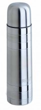 Термос Regent Inox Bullet, 0,7 л. 93-TE-B-6-70093-TE-B-6-700 Термос Regent Inox Bullet, 0,7 л. 93-TE-B-6-70093-TE-B-6-700Термос Regent Inox Bullet изготовлен из высококачественной пищевой нержавеющей стали с глянцевой и матовой полировкой, что обеспечивает высокую надежность и долговечность. Современная технология с вакуумной изоляцией и металлическая колба, способствуют более длительному сохранению тепла. Через 12 часов температура жидкости в термосе станет равна 45-50°С при условии, что температура окружающей среды не ниже 18°С, а температура жидкости при заполнении не ниже +99°С. Regent Inox Bullet оснащен пластиковой пробкой с удобным кнопочным механизмом - напитки можно наливать, открутив крышку и нажав на кнопку, а крышку можно использовать как чашку. Термос удобен в использовании дома, на даче, в турпоходе и на рыбалке. Пригодится на работе, в офисе и командировке, экономит электроэнергию и время. К термосу прилагается чехол из искусственной кожи.