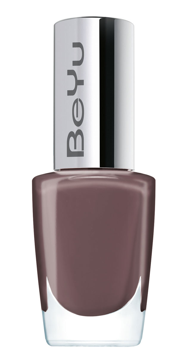 BeYu Стойкий лак для ногтей Long-Lasting, тон №307, кофейный, 8 мл310.307 BeYu Стойкий лак для ногтей Long-Lasting, тон №307, кофейный, 8 мл310.307Долго держащийся лак для ногтей BeYu Long-Lasting, в новом дизайне и с улучшенной текстурой. Новая структура лака Long-Lasting гарантирует идеально гладкий и ровный маникюр. Благодаря улучшенной форме кисточки нанесение стало более комфортным и простым. Кисточка имеет плоскую и одновременно широкую форму, благодаря чему нанесение лака, даже для непрофессионалов, происходит равномерно и точно. Текстура лака и кисточка идеально сочетаются между собой. Лак наносится максимум в два слоя, текстура идеально покрывает ногти и придает им бриллиантовый, ультра сияющий цвет. Этот лак для ногтей быстро сохнет и держится, благодаря своей супер стойкости, очень долго. Завершается повторный выпуск ряда лаков для ногтей BeYu простой формой флакона. Супер стойкий. Быстро сохнет. Характеристики: Объем: 8 мл. Тон: №307 (кофейный). Артикул: 310.307. Производитель: Германия. Товар сертифицирован.