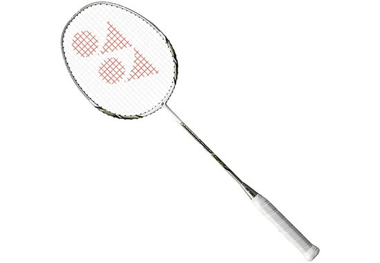 Ракетка для бадминтона Yonex NanoRay 20, цвет: белый, черныйNR20 Ракетка для бадминтона Yonex NanoRay 20, цвет: белый, черныйNR20Yonex NanoRay 20 - это любительская ракетка в линейке NanoRay имеющая баланс в ручку, сделана с использованием технологий NANOMESH. Имеет высокую скорость отдачи, что обеспечивает высокую скорость отдачи. Материал: графит. Вес: 95-89,9 г. Жесткость: гибкая. Размер ракетки: 67 см х 20 см х 3 см. Размер упаковки: 71 см х 24 см х 3 см.