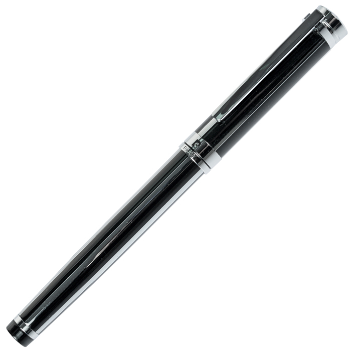 Ручка перьевая Pierre Cardin Mine II, цвет корпуса: матовый черный, серебристый. PC5101FPPC5101FP Ручка перьевая Pierre Cardin Mine II, цвет корпуса: матовый черный, серебристый. PC5101FPPC5101FPРучка Pierre Cardin Mine II с открытым пером, состоит из корпуса, поршневого конвертора, картриджа для чернил и металлического раздвоенного пера. Корпус ручки выполнен из латуни с лаковым покрытием матового черного цвета и декорирован продольными полосами с зеркальным хромированным покрытием. Отдельные детали корпуса имеют хромированное покрытие. На кольце колпачка гравировка с логотипом Pierre Cardin. Перо выполнено из нержавеющей стали с золотистым покрытием и украшено гравировкой. Приток чернил в ручке контролируется точно сконструированной системой подачи и сбора чернил. Ручка снабжена поршневым конвертором для заправки чернилами из флакона. Также можно пользоваться чернильным картриджем (входит в комплект). Картридж запаян полиэтиленовой крышкой. Ручка упакована в фирменный футляр с логотипом компании Pierre Cardin. В футляре предусмотрено дополнительное отделение, в котором расположен поршневой конвертор, картридж с чернилами и инструкция на русском...