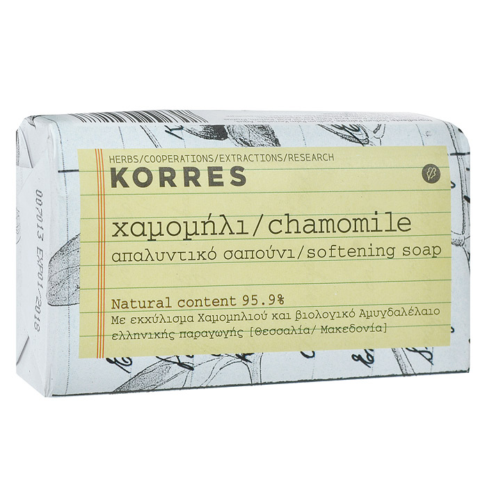 Korres Мыло для лица Ромашка, 125 г5203069039188 Korres Мыло для лица Ромашка, 125 г5203069039188Ромашка, распространенная греческая полевая трава, считается одной из самых ценных целебных трав, главным образом из-за ее сильных противовоспалительных свойств. Экстракт ромашки, обладающий успокаивающим и обезболивающим действием, уменьшает раздражения кожи. Благодаря широкому применению, она выращивается по всему миру. Натуральное, нежное очищающее глицериновое мыло с экстрактом ромашки обладает мощными смягчающими и успокаивающими свойствами, снимает раздражения, а миндальное масло увлажняет и успокаивает кожу.