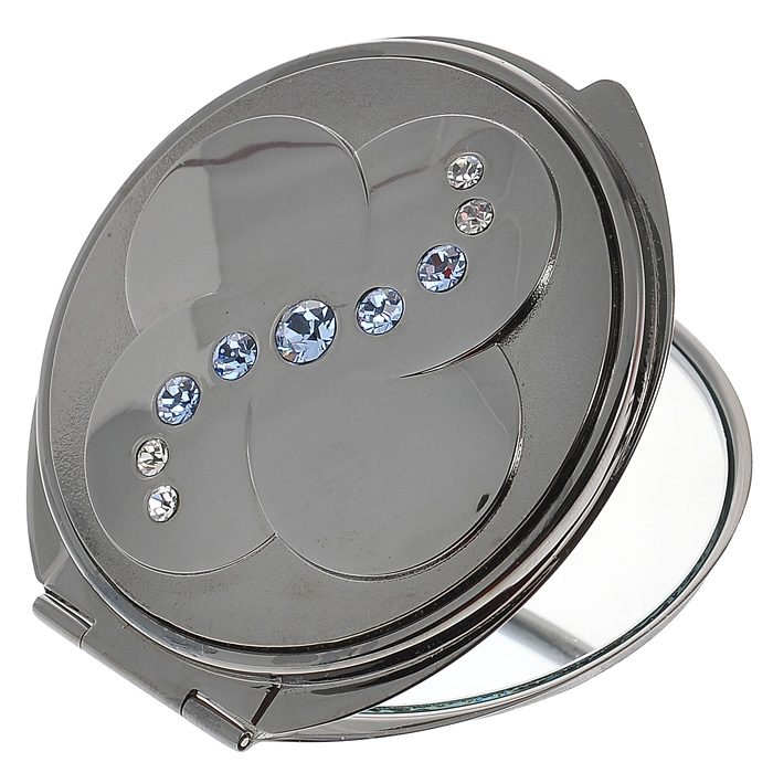 Зеркало двухстороннее Jardin DEte. 98-097698-0976 Зеркало двухстороннее Jardin DEte. 98-097698-0976Компактное двухстороннее зеркало Jardin DEte станет незаменимым аксессуаром в сумочке любой модницы. В круглом стальном корпусе с покрытием из хрома внутри находятся два зеркальца: обычное и увеличивающее. Корпус оформлен рельефным изображением цветка, украшенного голубыми и белыми стразами. Такое зеркальце станет отличным подарком представительнице прекрасного пола и подчеркнет ее неповторимый стиль. Зеркало упаковано в подарочную коробку розового цвета. В комплекте - текстильный мешочек на завязках для хранения.
