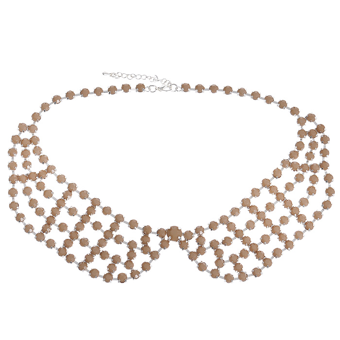 Колье Marmalato, цвет: серебристый, бежевый. 398-2065_43699398-2065_43699 Колье Marmalato, цвет: серебристый, бежевый. 398-2065_43699398-2065_43699Стильное колье Marmalato, выполненное из металла серебристого цвета, не оставит равнодушной ни одну любительницу изысканных и необычных украшений. Колье декорировано элементами из пластика бежевого цвета. Колье имеет надежную застежку-карабин с регулирующей длину цепочкой. Такое колье позволит вам с легкостью самую смелую фантазию и создать собственный, неповторимый образ. Характеристики: Материал: металл, пластик. Длина колье: 21-26 см. Артикул: 398-2065_43699. Рекомендации по использованию: Для того, чтобы бижутерия прослужила долго и не потеряла своего вида, важно соблюдать несложные рекомендации. Желательно, чтобы украшения не находились долгое время в воде. Также не рекомендуется заниматься в украшениях спортом, украшения могут повредиться механически таким образом. Не рекомендуется надевать металлсодержащую бижутерию в солярий и на пляж, долго находиться в ней под открытым солнцем - если, конечно, это не...