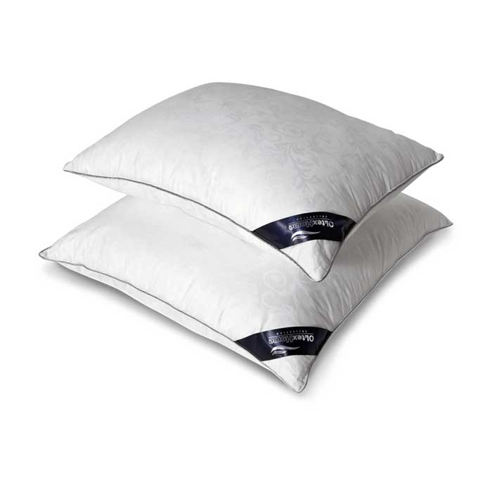 Подушка OL-Tex Nano Silver, цвет: белый, 50 х 68 смОЛСС-57-1 Подушка OL-Tex Nano Silver, цвет: белый, 50 х 68 смОЛСС-57-1Чехол подушки OL-Tex Nano Silver выполнен из мягкого приятного на ощупь материала сатин-жаккард (100% хлопок). Наполнитель - сверхтонкое высокосиликонизированное волокно OL-tex с ионами серебра. О чудотворном действии серебра люди знали давно. Благодаря использованию наполнителя с ионами серебра, изделия приобретают уникальные потребительские свойства. Серебро убивает бактерии, вызывающие неприятные запахи, микробов и клещей, обитающих в домашней пыли. Изделия с ионами серебра идеально подходят для людей, страдающих от аллергии. Серебро, благодаря высокой электрической проводимости, рассеивает электростатическое напряжение, накопившееся за день на коже из-за обилия синтетической одежды, работы за компьютером и др. А также в холодную погоду, благодаря способности серебра к терморегуляции, постель лучше сохраняет тепло. В жару одеяла и подушки с включением серебра ускоряют испарение влаги, создавая комфортную среду. Подушка OL-Tex Nano Silver - достойный выбор...