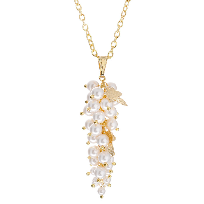 Кулон Мускат Оттонель (Жемчуг Swarovski, металл). Ручная авторская работа. BJ0091BJ0091 Кулон Мускат Оттонель (Жемчуг Swarovski, металл). Ручная авторская работа. BJ0091BJ0091Материал: металл, жемчуг Swarovski. Длина кулона: 6,5 см. Длина цепочки: 36-38 см. Авторская работа. Автор Букина Ольга. Оригинальный дизайнерский кулон, выполненный из золотистого металла в виде цепочки и подвески, украшенной жемчугом Swarovski, станет изысканным украшением для романтичной и творческой натуры. Цепочка застегивается с помощью замка-карабина. Такой красивый и элегантный кулон блестяще подчеркнет изящество, женственность и красоту своей обладательницы и придаст особенное очарование и стиль! УВАЖАЕМЫЕ КЛИЕНТЫ! Каждый товар выполнен вручную и потому уникален. Ваш экземпляр может несколько отличаться в деталях от представленного на фотографии. Общий вид украшения сохраняется.