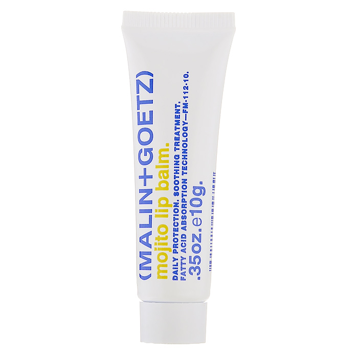 Malin+Goetz Бальзам для губ Мохито, 10 гMG053 Malin+Goetz Бальзам для губ Мохито, 10 гMG053Увлажняющий бальзам для губ Malin+Goetz Мохито специально создан для мгновенного восстановления и укрепления сухой, раздраженной кожи губ. Подходит для ежедневного использования. Защита 24 часа. В отличие от традиционных масел, силиконов и высушивающего кожу воска, которые быстро съедаются и стираются с кожи губ, этот увлажняющий бальзам содержит быстро впитывающиеся жирные кислоты, которые интенсивно питают, увлажняют, защищают и остаются на коже надолго.