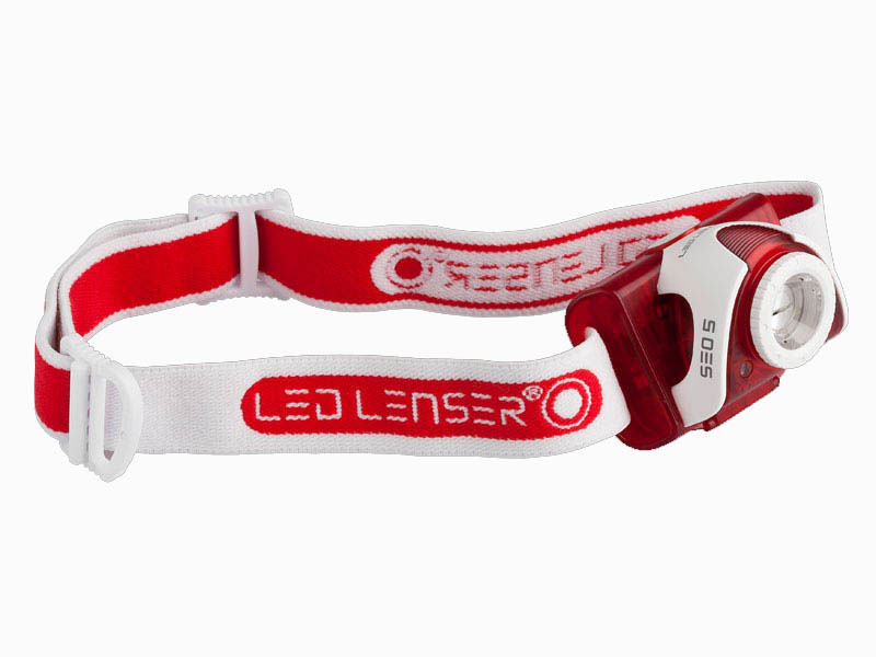 Фонарь налобный LED Lenser SEO5, цвет: красный6106 Фонарь налобный LED Lenser SEO5, цвет: красный6106Налобный фонарь LED Lenser SEO5.Инновационная система – Smart Light Technology – возможность подбора каждым пользователем удобных для себя режимов изменения свечения. Фонарь оснащен системой AFS (изменяемая фокусировка одним движением руки), благодаря которой вы сможете освещать предметы, как на большом расстоянии, так и вблизи, мгновенно переключая режимы. Характеристики: Ширина фонаря: 5,5 см. Дальность свечения: 120 м. Световой поток:180 Лм. Размер упаковки: 24 см х 13 см х 7 см. Количество светодиодов:2. Артикул: 6106. Гарантийный срок 5 лет. Возврат товара возможен только через сервисный центр. Гарантийный центр: м. ВДНХ, Ботанический сад 129223, г. Москва, Проспект Мира, 119, ВВЦ, строение 323 +7 495 974 3494 service@omegatool.ru Время работы сервисного центра: Пн-чт: 10.00-18.00 Пт: 10.00- 17.00 Сб, Вс: выходные дни