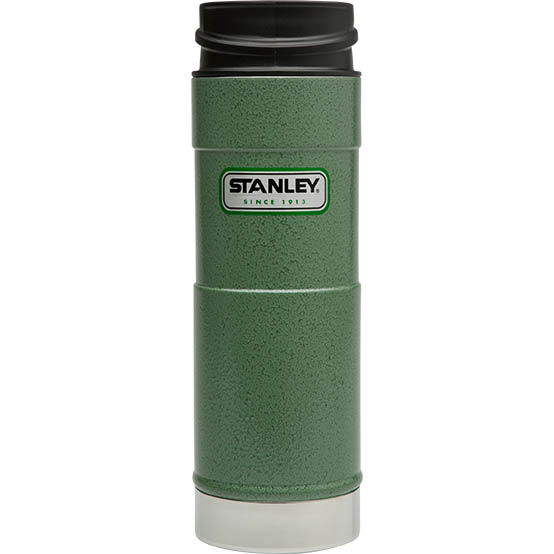 Термостакан Stanley Classic Mug, цвет: темно-зеленый, 0,47 л10-01394-013 Термостакан Stanley Classic Mug, цвет: темно-зеленый, 0,47 л10-01394-013Вакуумный герметичный термостакан Stanley Classic Mug выполнен из нержавеющей стали. Он удобен для эксплуатации в автомобиле, так как позволяет одной рукой открывать,закрывать и пить, не отвлекаясь от дороги - просто нажмите кнопку и пейте, отпустите кнопку и клапан герметично закроется. Термостакан сохраняет тепло в течение 6 часов, холод - до 24 часов. Стильный функциональный термостакан будет незаменим в дороге, на пикнике. Его можно взять с собой куда угодно, и вы всегда сможете наслаждаться горячим домашним напитком. Гарантийный срок 5 лет. Возврат товара возможен только через сервисный центр. Гарантийный центр: м. ВДНХ, Ботанический сад 129223, г. Москва, Проспект Мира, 119, ВВЦ, строение 323 +7 495 974 3494 service@omegatool.ru Время работы сервисного центра: Пн-чт: 10.00-18.00 Пт: 10.00- 17.00 Сб, Вс: выходные дни