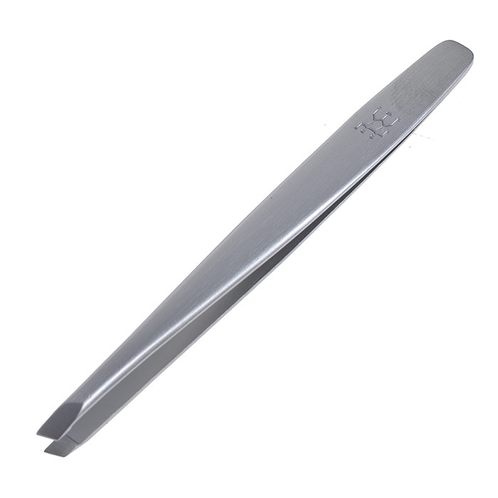Zwilling Пинцет для бровей Twinox Redesign, наклонный. 78146-10178146-101 Zwilling Пинцет для бровей Twinox Redesign, наклонный. 78146-10178146-101Пинцет для бровей Zwilling Twinox Redesign предназначен для удаления маленьких волосков. Изготовлен из высококачественной нержавеющей стали. Уход: Инструмент предохранять от падения на пол. Использовать только по назначению! Не рекомендуется хранить во влажных помещениях. Хранить в недоступном для детей месте. Характеристики: Материал: нержавеющая сталь. Длина пинцета: 9 см. Размер упаковки (ДШВ): 14,5 см х 4,5 см х 1,5 см. Производитель: Германия. Артикул: 78146-101. Товар сертифицирован.