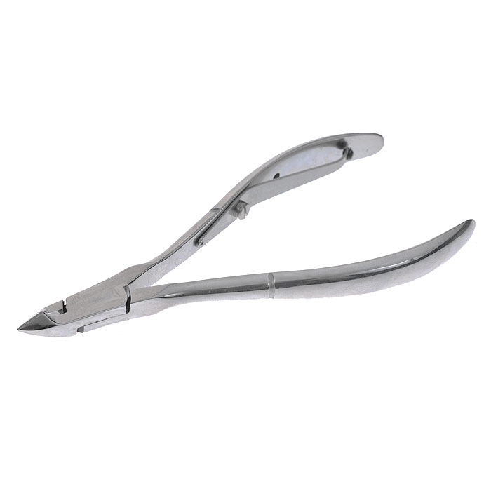 Zwilling Кусачки для кутикулы Inox. 42561-10142561-101 Zwilling Кусачки для кутикулы Inox. 42561-10142561-101Кусачки для кутикулы Zwilling Inox предназначены для удаления кутикулы и заусенец. Изготовлены из высококачественной нержавеющей стали. Перед обработкой размягчите кожу вокруг ногтя в теплой воде, масляной эмульсии или мыльном растворе. Уход: Инструмент предохранять от падения на пол. Использовать только по назначению! Время от времени смазывать чистым маслом область соединения кусачек. Не рекомендуется хранить во влажных помещениях. Затачивать у специалиста. Хранить в недоступном для детей месте. Характеристики: Материал: нержавеющая сталь. Длина кусачек для кутикулы: 9,5 см. Размер упаковки (ДШВ): 18 см х 7 см х 1,5 см. Производитель: Германия. Артикул: 42561-101. Товар сертифицирован.