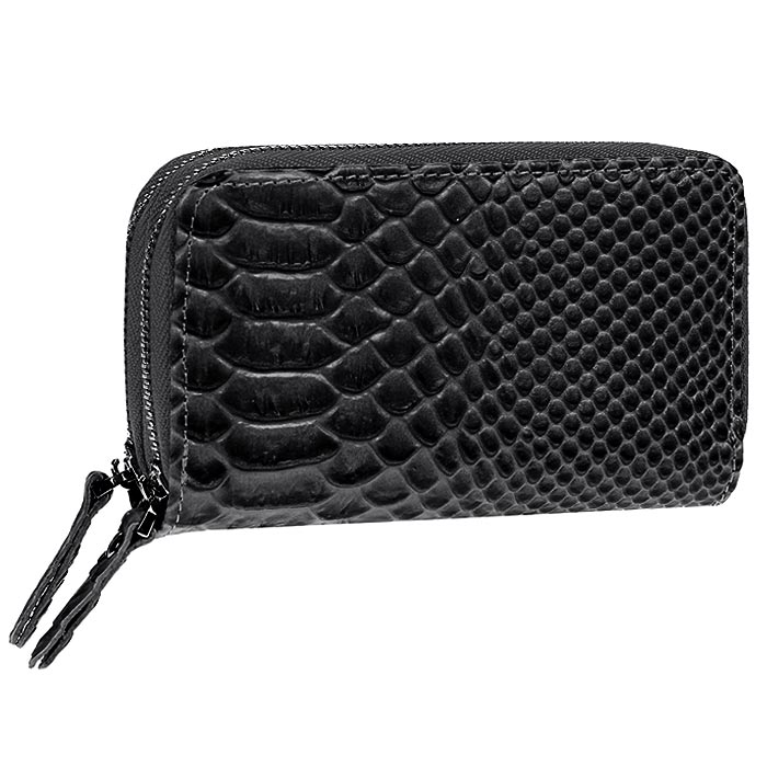 Кошелек Cheribags, цвет: черный. 04K-0700-1004K-0700-10 Кошелек Cheribags, цвет: черный. 04K-0700-1004K-0700-10Стильный кошелек Cheribags изготовлен из натуральной кожи черного цвета с декоративным тиснением под рептилию. Кошелек имеет два отдела, которые закрываются на металлические молнии. Первое отделение имеет внутри два отдела для денег. Второе отделение имеет внутри шесть карабинов для ключей и два потайных кармашка. Такой кошелек станет замечательным подарком человеку, ценящему качественные и практичные вещи. Характеристики: Материал: натуральная кожа, текстиль, металл. Размер кошелька: 12,5 см х 3,5 см х 7,5 см. Цвет: черный. Артикул: 04K-0700-10.