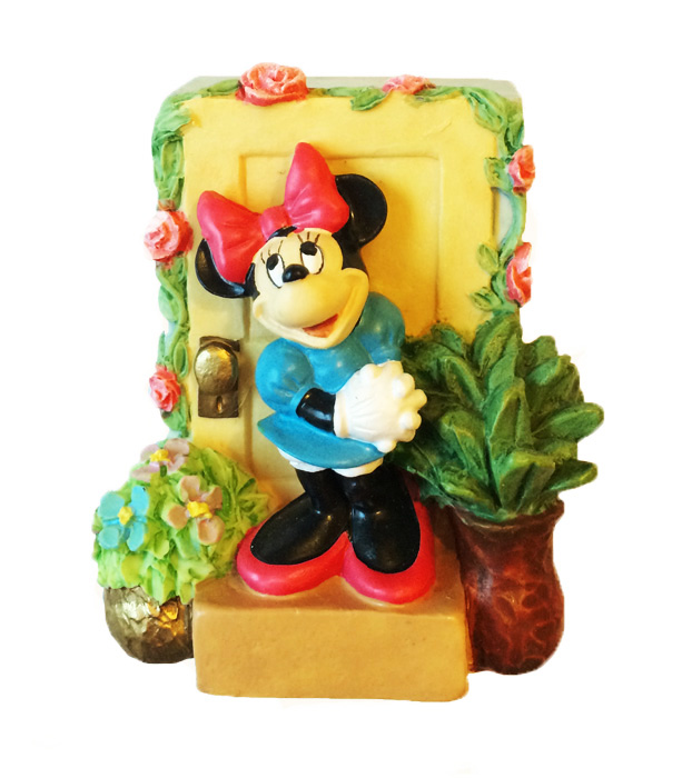     Leno. ,  . , 2000-  - Disney    Leno. ,  . , 2000- .      Walt Disney.   4,5  5  3 .   .     Lenox  Disney.