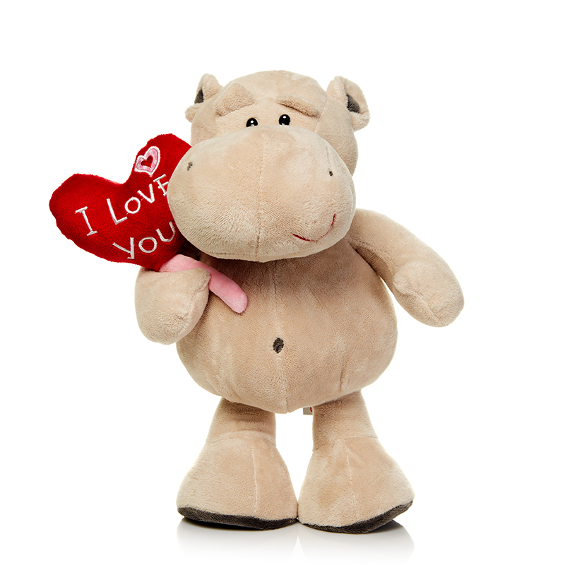 Мягкая игрушка Maxi Toys Бегемотик Боня, 38 смPS-SUT041225-38S Мягкая игрушка Maxi Toys Бегемотик Боня, 38 смPS-SUT041225-38SОчаровательная мягкая игрушка Бегемотик Боня, выполненная в виде забавного бегемотика светло-серого цвета с красным сердечком в лапках, изготовленная из искусственного меха, вызовет умиление и улыбку у каждого, кто ее увидит. Она станет замечательным подарком, как ребенку, так и взрослому. Необычайно мягкая, она принесет радость и подарит своему обладателю мгновения нежных объятий и приятных воспоминаний. Игрушки, выпускаемые под маркой Maxitoys пользуются огромной популярностью не только у детей, но и у молодежи. Веселые образы разработанные дизайнерами и технологами никого не оставят равнодушным. Все товары отвечают самым строгим требованиям качества и абсолютно безопасны для детей, что подтверждено сертификатами качества. Характеристики: Высота игрушки: 38 см. Материал: искусственный мех, текстиль. Набивка: синтепон. Размер упаковки: 20 см x 17 см x 40 см.