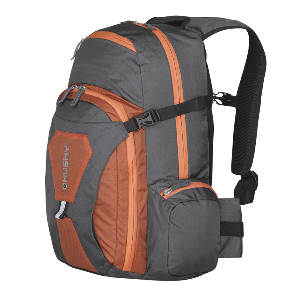 Рюкзак городской Husky Sharp 13L, цвет: оранжевыйУТ-000052374 Рюкзак городской Husky Sharp 13L, цвет: оранжевыйУТ-000052374Рюкзак Husky Sharp 13L предназначен для прогулок и велоспорта. Он позволит вам взять с собой все необходимое. Рюкзак выполнен из прочного нейлона. Особенности: - одно отделение; - фронтальный карман; - вентиляция спины; - органайзер; - накидка от дождя; - светоотражающие элементы. Характеристики: Материал: 420D nylon Dobby Ripstop W/P. Объем рюкзака: 13 л. Размер: 45 см х 25 см х 11 см. Вес: 650 г. Цвет: оранжевый. Размер упаковки: 48 см х 30 см х 11 см. Артикул: УТ-000052374.