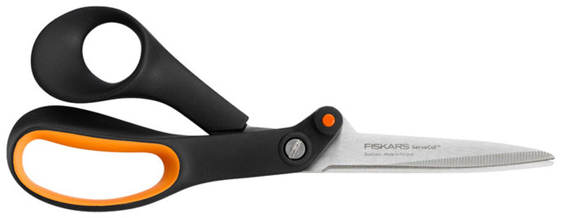 Ножницы с зазубренным лезвием для тяжелой работы Fiskars, 21 см879158 Ножницы с зазубренным лезвием для тяжелой работы Fiskars, 21 см879158Ножницы общего назначения с зазубренным лезвием для работы с жёсткими и скользкими материалами. Изготовлены из высококачественной нержавеющей стали. Механизм ServoCut удваивает производительность ножниц. Можно мыть в посудомоечной машине.