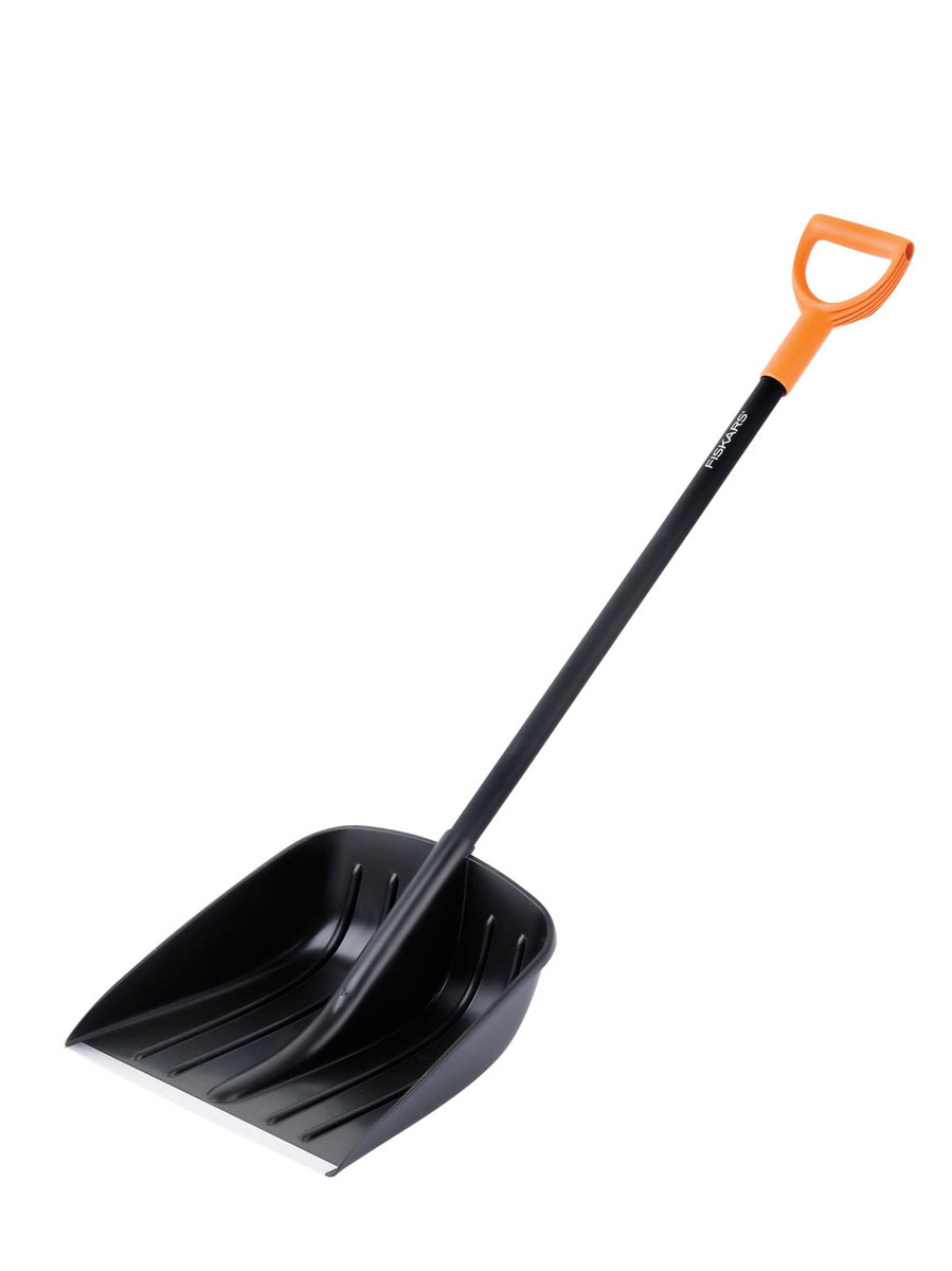 Лопата для снега Fiskars, 130 см142610 Лопата для снега Fiskars, 130 см142610Данная лопата предназначена для уборки снега. Эргономичная ручка обеспечивает удобство при работе. Черенок выполнен из дерева. Ковш усилен алюминиевой кромкой. Мокрый снег не прилипает к лезвию. Характеристики: Материал: металл, пластик. Длина лопаты: 130 см. Размер ковша: 35 см х 45 см х 14 см. Вес лопаты: 1,5 кг. Размер упаковки: 134 см х 35 см х 14 см.