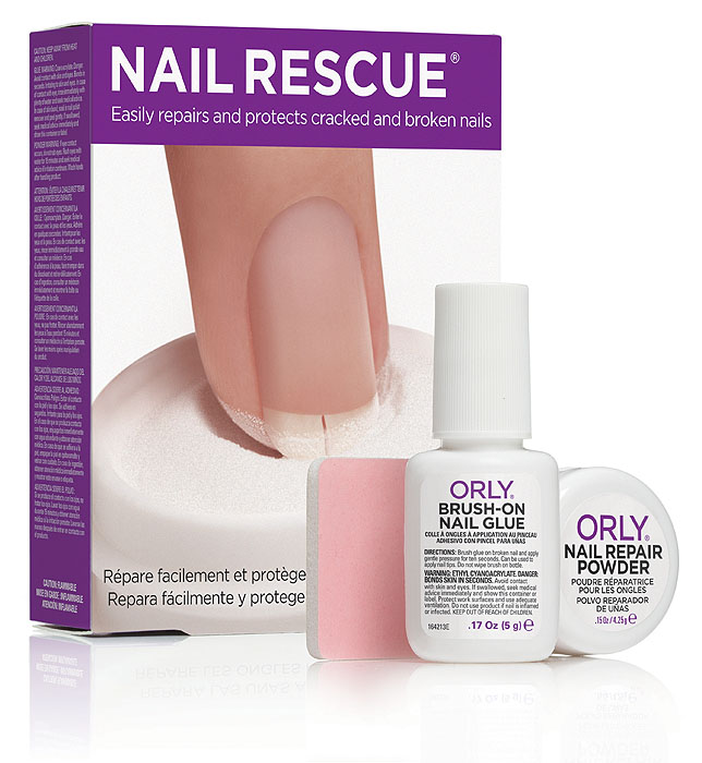 Orly Набор Скорая ногтевая помощь. Nail Rescue Kit: клей, 5 г, пудра, 4,25 г, шлифовальный блок23800 Orly Набор Скорая ногтевая помощь. Nail Rescue Kit: клей, 5 г, пудра, 4,25 г, шлифовальный блок23800Клей-кисточка и пудра для ремонта ногтей, входящие в состав набора, помогут привести в порядок треснувший, расслоившийся или сломанный ноготь. Способ применения : нанести на поверхность ногтя клей, затем погрузить ноготь в специальную пудру. После высыхания покрытие полируется шлифовальным блоком. Для особенно крепкого склеивания ногтя повторить нанесение клея и пудры. Убедиться, что ногти сухие и тщательно удалить излишки пудры перед повторным нанесением клея.