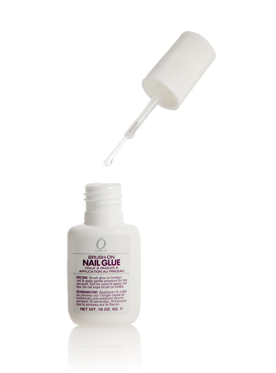 Orly Клей-кисточка для ремонта ногтей Brush-On Nail Glue, 5 г24710 Orly Клей-кисточка для ремонта ногтей Brush-On Nail Glue, 5 г24710Удобная в использовании кисточка с клеем Orly Brush-On Nail Glue поможет подремонтировать сломанный или расслоившийся ноготь. Кисточка сглаживает и равномерно распределяет клей без образования капель на поверхности. Ее можно использовать при работе с типсами или искусственными покрытиями. Способ применения : нанесите клей на подготовленную поверхность ногтя, дайте ему закрепиться в течение 10 секунд. Избегайте попадания клея на кутикулу. Характеристики: Вес: 5 г. Артикул: 24710. Производитель: Тайвань. Товар сертифицирован. Состав: этилцианоакрилат, полиметилакрилат.
