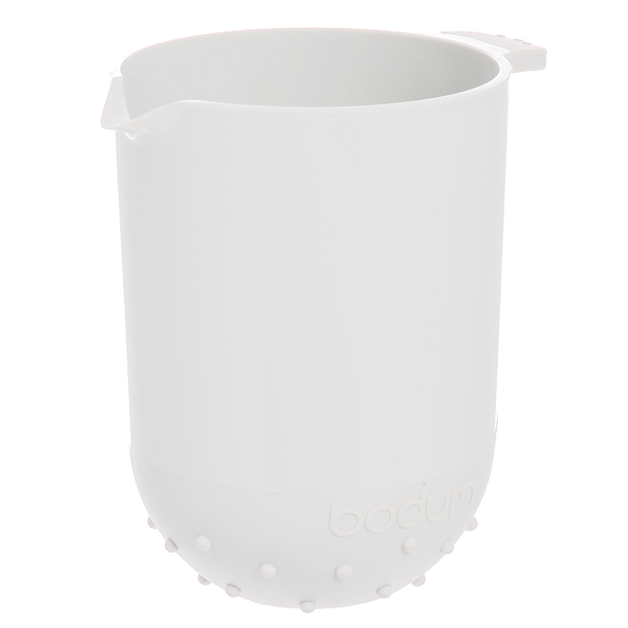 Миска Bodum Bistro, цвет: белый, 1 л. 11508-913B11508-913B Миска Bodum Bistro, цвет: белый, 1 л. 11508-913B11508-913BМиска Bodum Bistro просто незаменимая вещь на кухне любой современной хозяйки. С ней приготовление и употребление пищи переходит на качественно новый уровень. Миска изготовлена из пластика - легкого материала, который без усилий очищается и быстро сохнет. Вы сможете использовать ее для замешивания теста, мытья овощей и многих других кулинарных операций. Миска оснащена носиком. Также она имеет дополнительный слой резины на ручке и на нижней поверхности, благодаря чему не скользит по поверхности стола. Миску можно помещать в микроволновую печь и мыть в посудомоечной машине. Характеристики: Материал: пластик, резина. Цвет: белый. Объем миски: 1 л. Диаметр миски по верхнему краю: 12 см. Внутренний диаметр миски: 11 см. Высота миски: 16 см. Производитель: Швейцария. Артикул: 11508-913B.