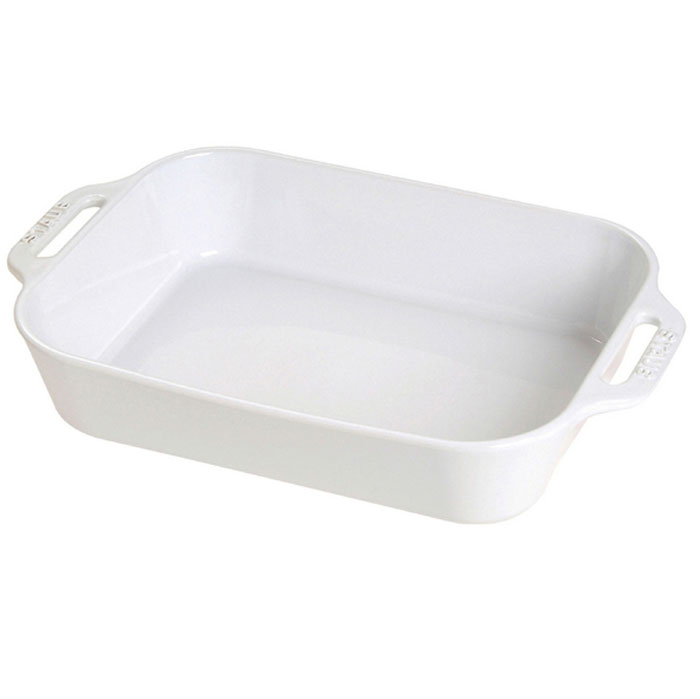 Форма прямоугольная керамическая Staub, цвет: белый, 27 х 20 х 6,5 см40511-146 Форма прямоугольная керамическая Staub, цвет: белый, 27 х 20 х 6,5 см40511-146Прямоугольная форма Staub изготовлена из керамики, покрытой эмалью из стеклянного порошка. Не содержит свинца. Она отлично подойдет для приготовления и подачи на стол разнообразных запеканок, кексов и пирогов. Подходит для использования в духовке, гриле и микроволновой печи, может использоваться для сервировки. Нельзя использовать на открытом огне. Можно помещать в морозильную камеру, но не ставить керамическую посуду из морозильной камеры сразу в горячую духовку. Можно мыть в посудомоечной машине или вручную, используя губку. Сушить вверх дном. Максимальная и минимальная температура использования: +300°С/-20°С.