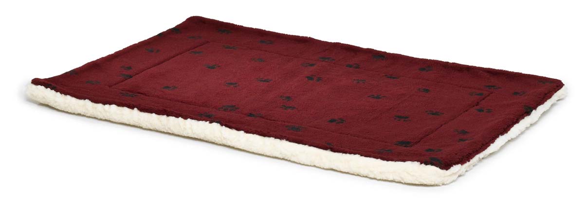 Лежанка для животных Midwest Quiet Time Paw Print, 58 см х 45 см40224-FVBGS Лежанка для животных Midwest Quiet Time Paw Print, 58 см х 45 см40224-FVBGSДвухсторонняя меховая лежанка для животных Midwest Quiet Time Paw Print непременно понравится вашему любимцу. Одна сторона лежанки выполнена из ультрамягкого искусственного меха, другая сторона - из искусственной овчины. Цвет позволяет лежанке выглядеть привлекательно даже в период линьки животного. Лежанка идеальна для клеток, переносок, автомобилей, для полов с любым покрытием. Возможная машинная стирка при 30°С или сухая чистка.