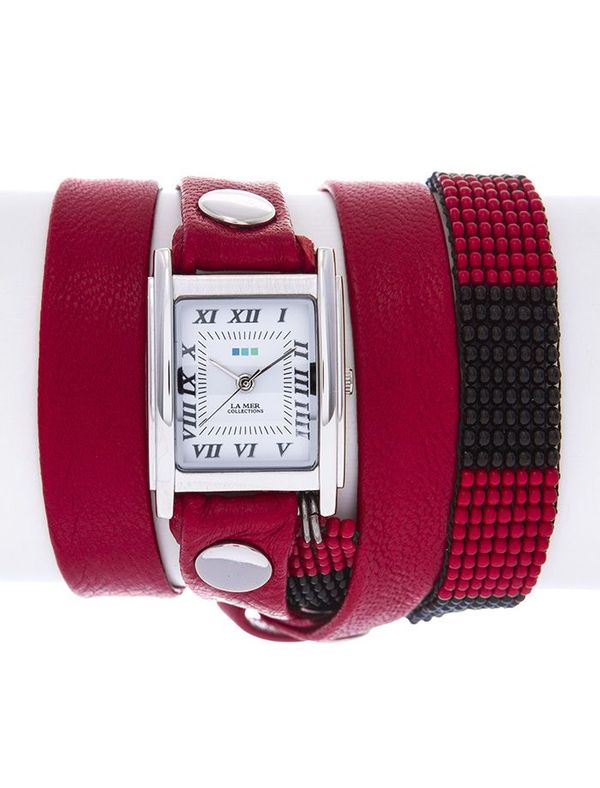 Часы наручные женские La Mer Collections Guatemala Beaded Red/Black Silver. LMGUAT008LMGUAT008 Часы наручные женские La Mer Collections Guatemala Beaded Red/Black Silver. LMGUAT008LMGUAT008Часы оснащены японским кварцевым механизмом. Корпус прямоугольной формы выполнен из нержавеющей стали серебристого цвета. Оригинальный кожаный ремешок красного цвета отделан металлическими клепками и дополнен браслетом, выполненный из бисера. Каждая модель женских наручных часов La Mer Collections имеет эксклюзивный дизайн, в основу которого положено необычное сочетание классических циферблатов с удлиненными кожаными ремешками. Оборачиваясь вокруг запястья несколько раз, они образуют эффект кожаного браслета, превращая часы в женственный аксессуар, который великолепно дополнит другие аксессуары и весь образ в целом. Дизайн La Mer Collections отвечает всем последним тенденциям моды и превосходно сочетается с модными сумками, ремнями, обувью и другими элементами гардероба современных девушек. Часы La Mer - это еще и отличный подарок любимой девушке, сестре или подруге на день рождения, восьмое марта или новый год!