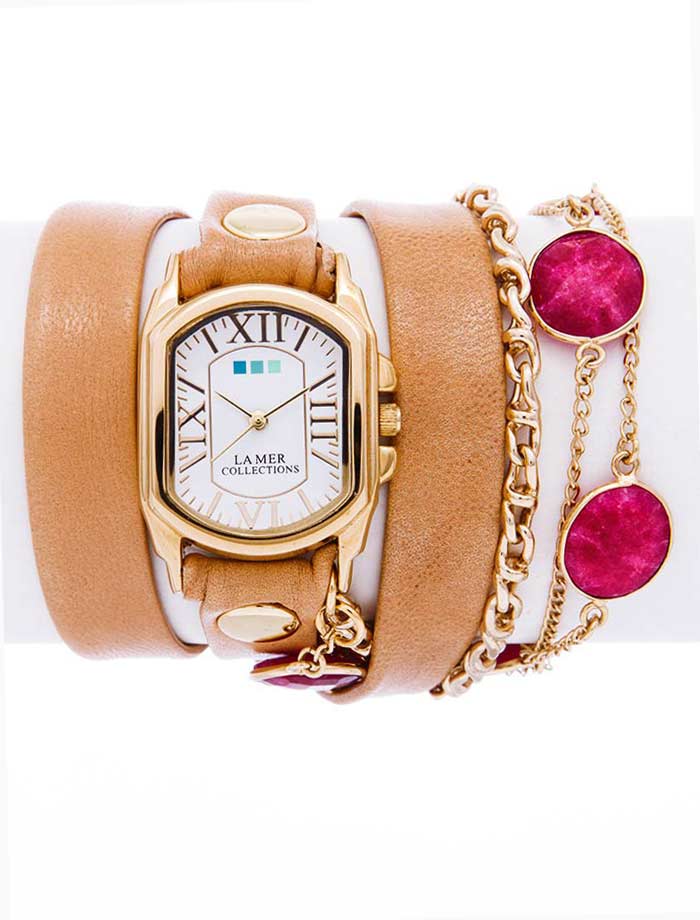 Часы наручные женские La Mer Collections Stones By The Yard Ruby. LMSBY001LMSBY001 Часы наручные женские La Mer Collections Stones By The Yard Ruby. LMSBY001LMSBY001Часы оснащены японским кварцевым механизмом. Корпус овальной формы выполнен из нержавеющей стали золотистого цвета. Оригинальный кожаный ремешок бежевого цвета отделан металлическими клепками и дополнен связкой цепочек и декоративными камнями. Каждая модель женских наручных часов La Mer Collections имеет эксклюзивный дизайн, в основу которого положено необычное сочетание классических циферблатов с удлиненными кожаными ремешками. Оборачиваясь вокруг запястья несколько раз, они образуют эффект кожаного браслета, превращая часы в женственный аксессуар, который великолепно дополнит другие аксессуары и весь образ в целом. Дизайн La Mer Collections отвечает всем последним тенденциям моды и превосходно сочетается с модными сумками, ремнями, обувью и другими элементами гардероба современных девушек. Часы La Mer - это еще и отличный подарок любимой девушке, сестре или подруге на день рождения, восьмое марта или новый год!