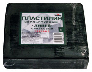 Пластилин скульптурный Гамма Лицей, твердый, цвет: оливковый, 500 г2.80.Е050.003 Пластилин скульптурный Гамма Лицей, твердый, цвет: оливковый, 500 г2.80.Е050.003Скульптурный пластилин Гамма Лицей сохраняет пластичность и плотность в процессе работы. Поэтому такой пластилин находит применение главным образом в работах, где требуется очень тонкая и четкая проработка формы. Сохраняя все достоинства традиционного пластилина, он идеально держит форму, что позволяет создавать из него небольшие предметы. Устойчив к температурным изменениям. Для изготовления скульптурного пластилина используется воскообразная масса с добавлением минеральных пигментов и наполнителей.