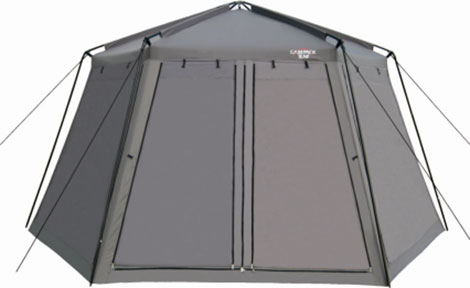 Тент Campack Tent G-3601W с ветро-влагозащитными полотнами38415 Тент Campack Tent G-3601W с ветро-влагозащитными полотнами38415Самая популярная модель в G-серии на протяжении 3 лет. Вместительный и простой в установке тент станет центральным местом в Вашем лагере. Два входа обеспечивают комфортное использование, противомоскитная сетка защищает от надоедливых насекомых. Также тент имеет внутреннюю юбку. Модификация с индексом W снабжена дополнительными внешними ветро-влагозащитными полотнами на застежке молния и имеет проклеенные швы для защиты от неблагоприятных погодных условий. Кемпинговый тент состоит из металлического каркаса и полотна тента. Каркас состоит из 6 стоек и коннектора. Стойки продеваются в специальные карманы на полотне. В комплекте ремнабор: самоклеющиеся заплатки 100 мм х 100 мм из ткани 190T Taffeta. Характеристики: Размер тента (ДхШхВ): 430 см х 430 см х 220 см. Ткань тента: 190T Taffeta. Сетка: No-See-Um Mesh. Каркас: сталь 19 мм.