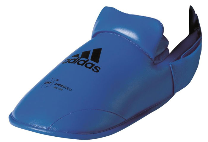 Защита стоп Adidas WKF Foot Protector, цвет: синий. 661.50. Размер L (42-44)661.50 Защита стоп Adidas WKF Foot Protector, цвет: синий. 661.50. Размер L (42-44)661.50Защита стоп Adidas WKF Foot Protector с объемным наполнителем необходима при занятиях спортом для защиты пальцев, суставов стопы от вывихов, ушибов и прочих повреждений. Накладки выполнены из высококачественного полиуретан PU3G. Накладки прочно фиксируются за счет эластичной ленты и липучки. Удобные и эргономичные накладки Adidas идеально подойдут для занятий карате и другими видами единоборств. Одобрены WKF.