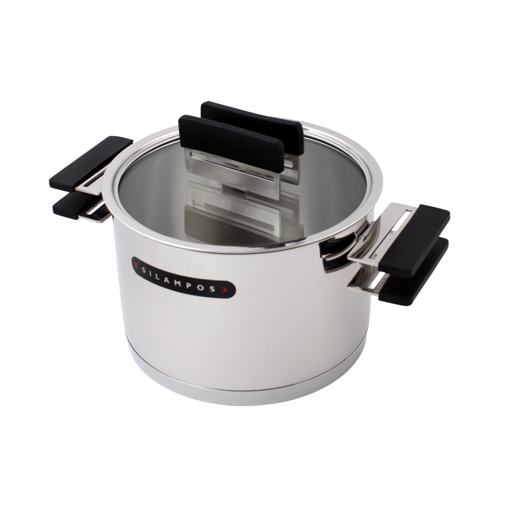 Кастрюля Silampos Rainbow с крышкой, 4 л63D122DD6620 Кастрюля Silampos Rainbow с крышкой, 4 л63D122DD6620Кастрюля Silampos Rainbow изготовлена из высококачественной нержавеющей стали с зеркальной полировкой. Термическое дно выдерживает температуру до двух раз превосходящую максимальную температуру, необходимую для приготовления пищи. Изделие оснащено прочными стальными ручками с силиконовыми вставками, которые обеспечивают надежный захват. Специальные изогнутые бортики посуды обеспечивают легкое и аккуратное выливание жидкости. Крышка, выполненная из стекла, плотно прилегает к краю посуды. Кастрюлю можно использовать на всех типах плит, включая индукционные. Можно мыть в посудомоечной машине. Посуда Silampos производится с использованием самых последних достижений в области производства изделий из нержавеющей стали. Алюминиевый диск инкапсулируется между дном кастрюли и защитной оболочкой из нержавеющей стали под давлением 1500 тонн. Этот высокотехнологичный процесс устраняет необходимость обычной сварки, ахиллесовой пяты многих производителей товаров...