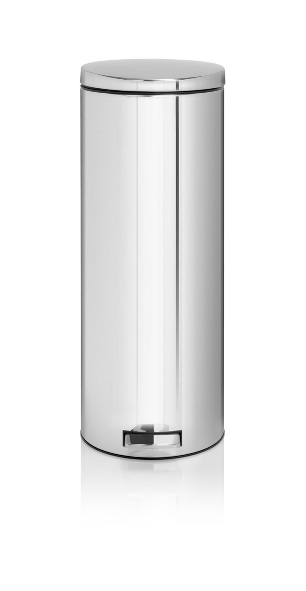 Бак мусорный Brabantia Бесшумный, высокий, с педалью, цвет: стальной, 20 л478581 Бак мусорный Brabantia Бесшумный, высокий, с педалью, цвет: стальной, 20 л478581Элегантный и высокий мусорный бак Brabantia с уникальным механизмом MotionControl идеально подходит для использования на кухне или в гостиной. Механизм MotionControl обеспечивает мягкое действие педали и бесшумное открывание крышки; Надежный педальный механизм, высококачественные коррозионно-стойкие материалы; Удобный в использовании - при открывании вручную крышка фиксируется в открытом положении, закрывается нажатием педали; Удобная очистка – съемное внутреннее пластиковое ведро; Бак удобно перемещать - прочная ручка для переноски; Отличная устойчивость даже на мокром и скользком полу – противоскользящее основание; Предохранение пола от повреждений - пластиковый защитный обод; Всегда опрятный вид - идеально подходящие по размеру мешки для мусора с завязками (размер F); 10-летняя гарантия Brabantia.