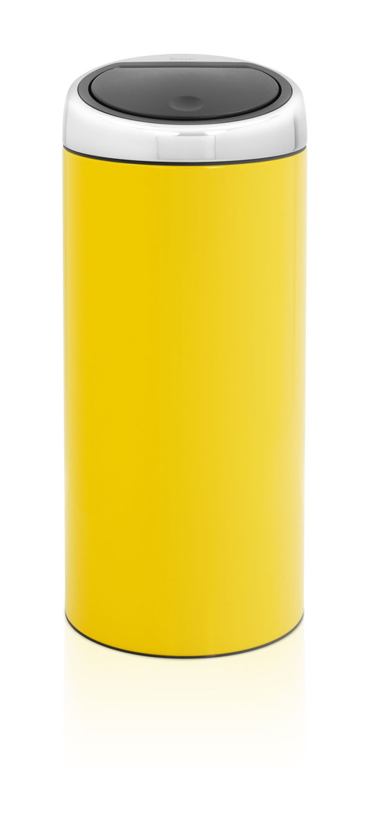 Мусорный бак Brabantia Touch Bin, цвет: желтый, 30 л481048 Мусорный бак Brabantia Touch Bin, цвет: желтый, 30 л481048Стильный Touch Bin на 30 литров – непременный атрибут каждой гостиной или кухни. Порадуйте себя и удивите гостей! Бесшумное открывание/закрывание крышки легким касанием – система soft touch; Удобная смена мешков для мусора – съемный блок крышки из нержавеющей стали; Удобная очистка – съемное внутреннее ведро из пластика с вентиляционными отверстиями, предотвращающими образование вакуума при вынимании полного мусорного мешка; Легкое перемещение с места на место – прочная ручка для переноски; Предохранение пола от повреждений – пластиковый защитный обод; Бак изготовлен из коррозионно-стойких материалов – долговечность и удобство в очистке; Всегда опрятный вид – идеально подходящие по размеру мешки для мусора с завязками (размер C); 10-летняя гарантия Brabantia.
