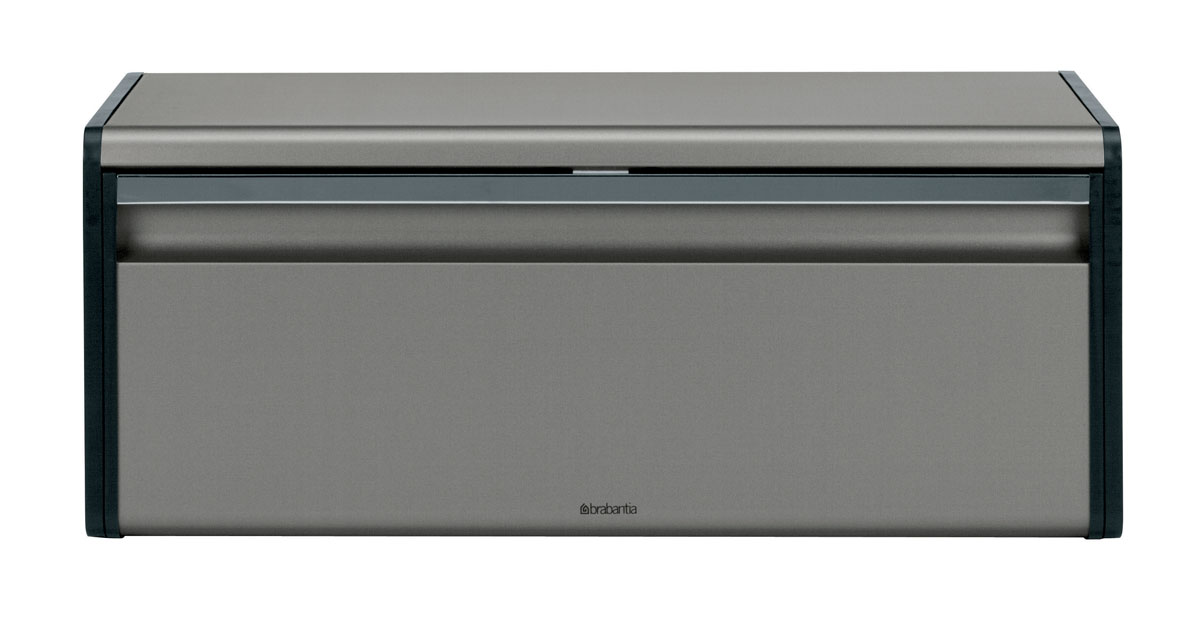 Хлебница Brabantia, 48 х 26 х 19,5 см 299384299384 Хлебница Brabantia, 48 х 26 х 19,5 см 299384299384Хлебница Brabantia изготовлена из высококачественной нержавеющей стали. Изделие оснащено откидной крышкой с матовой полировкой и пластиковой вставкой. Крышка откидывается вниз и закрывается при помощи магнита. Хлебница предназначена для хранения хлеба, чипсов, кексов и других хлебобулочных изделий. В ней продукты долго сохраняют привлекательный внешний вид, остаются свежими и хрустящими. Изделие с оборотной стороны оснащено двумя отверстиями для подвешивания к стене. Вместительность, функциональность и стильный дизайн позволят хлебнице стать не только незаменимым аксессуаром на кухне, но и предметом украшения интерьера. В ней хлеб всегда останется свежим и вкусным.