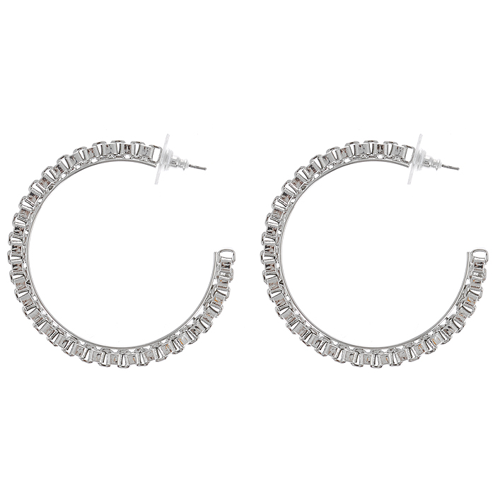 Серьги To Be Queen, цвет: серебристый. 06FER108/3006FER108/30 Серьги To Be Queen, цвет: серебристый. 06FER108/3006FER108/30Оригинальные серьги To Be Queen в форме колец, выполненные из металла серебристого цвета и украшенные плетением, помогут создать вам свой неповторимый стиль. Пластиковый стоплер обеспечивает надежное крепление серьги. Красивое и необычное украшение блестяще подчеркнет изысканный вкус, женственность и красоту своей обладательницы и поможет внести разнообразие в привычный образ. Характеристики: Материал: металл. Диаметр серьги: 5 см. Ширина серьги: 0,5 см.
