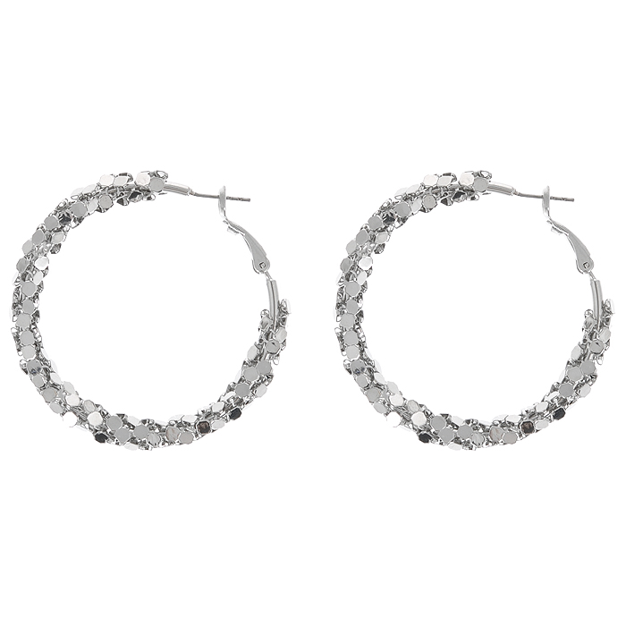 Серьги To Be Queen, цвет: серебристый. 06FER100/3006FER100/30 Серьги To Be Queen, цвет: серебристый. 06FER100/3006FER100/30Оригинальные серьги To Be Queen в виде колец, выполненные из металла серебристого цвета и украшенные декоративным плетением, помогут создать вам свой неповторимый стиль. Замок-клипса обеспечивает надежное крепление серьги. Красивое и необычное украшение блестяще подчеркнет изысканный вкус, женственность и красоту своей обладательницы и поможет внести разнообразие в привычный образ. Характеристики: Материал: металл, пластик. Диаметр серьги: 5 см. Ширина серьги: 0,5 см.