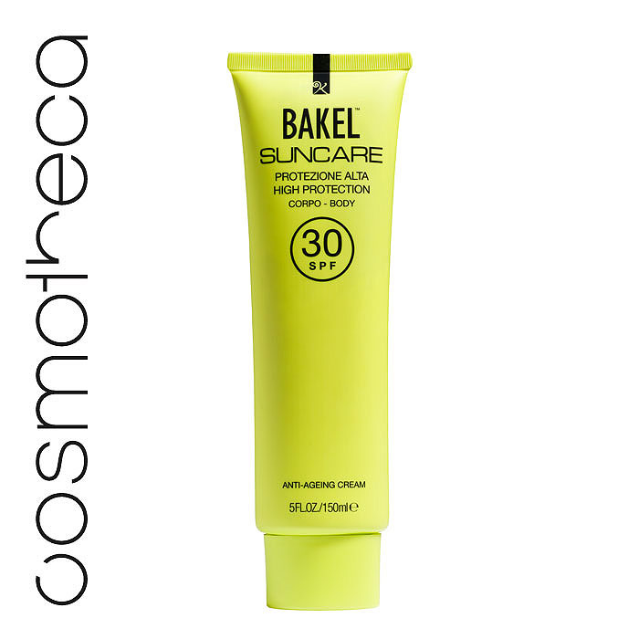 Bakel Крем Suncare для тела, солнцезащитный, антивозрастной, SPF 30, 150 млSUNB30 Bakel Крем Suncare для тела, солнцезащитный, антивозрастной, SPF 30, 150 млSUNB30Крем для тела Bakel Suncare с УФ-фильтрами. Наличие в составе силанола наряду с общим омолаживающим эффектом предотвращает образование свободных радикалов, а также улучшает тонус и эластичность кожи. Гамамелис и ромашка обладают успокоительным действием и препятствуют покраснению кожи. Масло баобаба глубоко питает кожу и уменьшает окислительное повреждение от солнечного облучения. Вода гамамелиса виргинского - успокаивающее действие, антиоксидант; Диэтилгексил карбонат и этилгексилпальмитат - увлажнение; Олеил олеат - питание; Оксид цинка - защита от УФ-лучей; Диоксид титана - защита от УФ-лучей; Глицерин - питание; Этилгексилметоксициннамат - защита от УФ-лучей; Каприловый/каприновый триглицерид - питание; Метилсиланол маннуронат - антивозрастное действие, укрепление; Глицерил стеарат и изононилизононаноат - увлажнение; Октокрилен - защита от УФ-лучей; Лаурат сахарозы - увлажнение; Оливковое масло -...