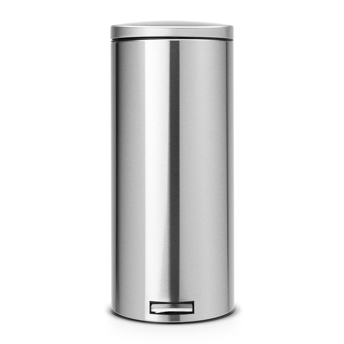 Бак мусорный Brabantia Бесшумный, с педалью, с защитой от отпечатков пальцев, цвет: матовая сталь, 30 л478888 Бак мусорный Brabantia Бесшумный, с педалью, с защитой от отпечатков пальцев, цвет: матовая сталь, 30 л478888Вместительный бак для отходов с мягким педальным управлением и бесшумной крышкой, закрывающейся мягко и бесшумно благодаря специальному механизму MotionControl - идеальное решение для кухни или гостиной. Бесшумное закрывание и мягкое действие педали - механизм MotionControl; Надежный педальный механизм, высококачественные коррозионно-стойкие материалы; Умная фиксация крышки - при открывании крышка не касается стены благодаря уникальной конструкции крепления; Удобная очистка – съемное внутреннее ведро из пластика; Бак удобно перемещать - прочная ручка для переноски; Отличная устойчивость даже на мокром и скользком полу – противоскользящее основание; Предохранение пола от повреждений - пластиковый защитный обод; Всегда опрятный вид – идеально подходящие по размеру мешки для мусора с завязками (размер G); 10-летняя гарантия Brabantia.