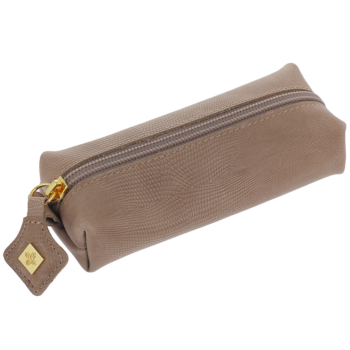 Ключница Dimanche Elite Beige, цвет: бежевый. 648648 Ключница Dimanche Elite Beige, цвет: бежевый. 648648Компактная ключница Elite Beige - стильная вещь для хранения ключей. Ключница выполнена из натуральной кожи. Состоит из одного отделения, закрывающегося на застежку-молнию. Внутри ключницы на кожаной петле крепится металлическое кольцо для ключей.