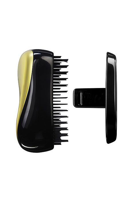 Tangle Teezer Расческа для волос Compact Styler. Gold RushCS-GOLD-011112 Tangle Teezer Расческа для волос Compact Styler. Gold RushCS-GOLD-011112Профессиональная распутывающая расческа Tangle Teezer Compact Styler. Gold Rush идеально подходит для всех типов волос. Оригинальная форма зубчиков обеспечивает двойное действие и позволяет быстро и безболезненно расчесать влажные и сухие волосы. Благодаря эргономичному дизайну, расческу удобно держать в руках, не опасаясь выскальзывания. Расческа дополнена удобной крышечкой. Товар сертифицирован.