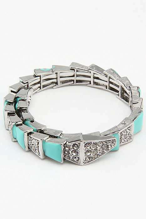 Браслет Fashion Jewelry, цвет: серебристый, бирюзовый. BR3126BR3126 Браслет Fashion Jewelry, цвет: серебристый, бирюзовый. BR3126BR3126Браслет Fashion Jewelry оригинального дизайна изготовлен из метала и украшен стразами и эмалью. Браслет не имеет застежки, что позволяет регулировать размер браслета. Красивое и необычное украшение блестяще подчеркнет изысканный вкус, женственность и красоту своей обладательницы и поможет внести разнообразие в привычный образ.
