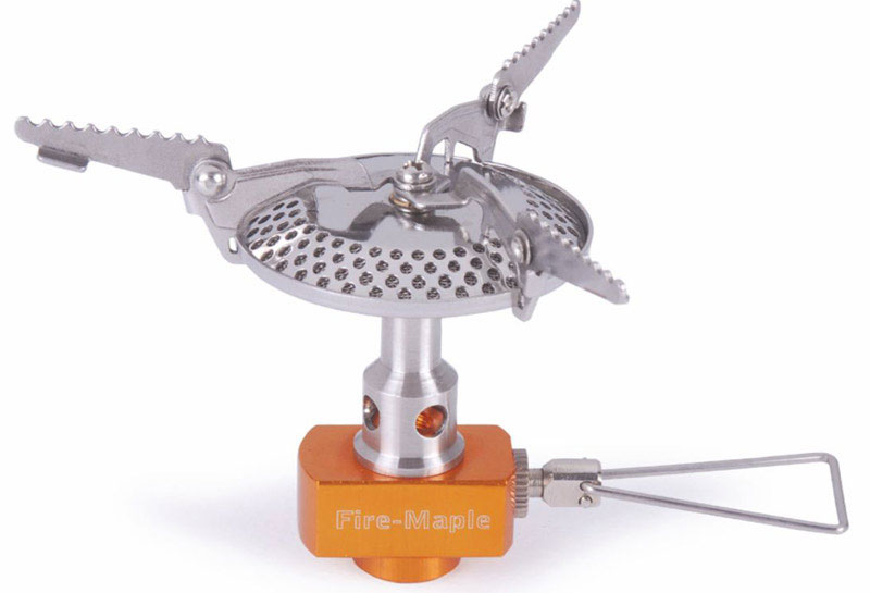 Газовая горелка Fire-Maple Mini. FMS-116FMS-116 Газовая горелка Fire-Maple Mini. FMS-116FMS-116Портативная газовая горелка Mini FMS-116 фиксирующаяся прямо на резьбовой сменный картридж. Благодаря очень малому весу и размерам вы сможете приготовить горячую еду или чай где угодно. Эта супер легкая горелка весит всего лишь 73 грамма, но при этом обладает большой мощностью в 3 кВт. Благодаря малым размерам поместится даже в небольшой котелок вместе с газовым баллоном, либо ее можно положить в чашку. Зубья на ножках-держателях обеспечивают хорошую устойчивость посуды при приготовлении. Вместо круглого дизайна клапана используется простой и надежный прямоугольный, что выделяет эту горелку на фоне других. Большая конфорка горелки позволяет достичь максимально сильного пламени. Очень компактная, устойчивая и надежная. Газовая портативная горелка Mini FMS-116 снабжена ниппелем, особой системой предотвращения потери топлива при многократном подсоединении и отсоединении сменного картриджа, что позволяет в разы снизить расход жизненно-необходимого топлива в...