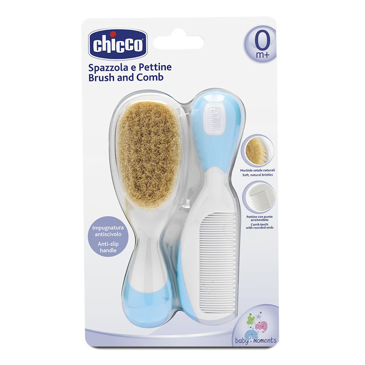 Chicco Набор детская расческа и щетка цвет белый голубой00006569200000 Chicco Набор детская расческа и щетка цвет белый голубой00006569200000Набор Chicco (Чико) идеально подойдет для ухода за нежными волосами малыша. Он включает в себя щетку и расческу. Щетка c шелковистой щетиной создана специально для бережного ухода за волосами, а закругленные зубцы расчески не раздражают нежную кожу головы младенца и предохраняют ее от царапин. Рекомендуемый возраст: от 0 месяцев.