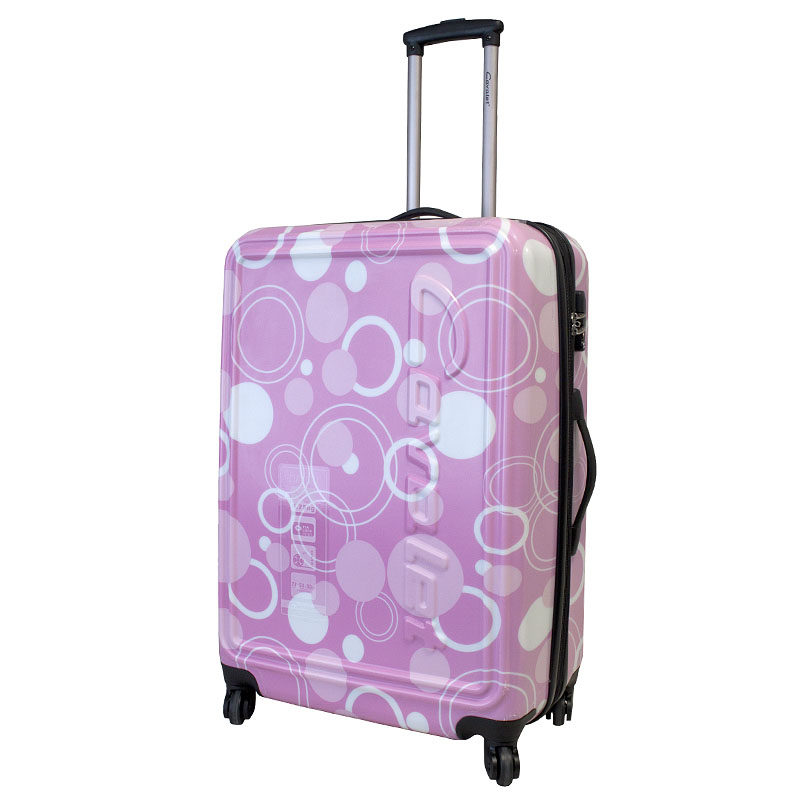 Чемодан-тележка Cavalet Malibu, 108 л, 868-70, розовый868-70 pink Чемодан-тележка Cavalet Malibu, 108 л, 868-70, розовый868-70 pinkСтильный чемодан-тележка Cavalet из коллекции Malibu на четырех колесах идеально подходит для поездок и путешествий. Корпус имеет жесткую конструкцию и выполнен из ударопрочного ABS-пластика с принтом в виде кругов. Чемодан имеет одно вместительное отделение для хранения одежды и аксессуаров, с возможностью увеличения объема. Отделение закрывается на двойную застежку-молнию и имеет встроенный кодовый замок с функцией TSA. Внутри - разделитель на молнии, сетчатый карман на молнии, кармашек для мелочей из прозрачного ПВХ и дополнительное большое отделение на застежке-молнии. Также в отделении предусмотрены багажные ремни для фиксации. Внутренняя поверхность изделия отделана полиэстером. В верхней части чемодана предусмотрена прорезиненная ручка для переноски. На одной из боковых сторон - пластиковые ножки, на другой - дополнительная ручка для переноски. Чемодан оснащен удобной телескопической ручкой, которая выдвигается нажатием на кнопку. Размер...