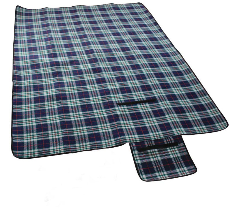 Коврик для пикника TREK PLANET Picnic Mat, цвет: синий70402 Коврик для пикника TREK PLANET Picnic Mat, цвет: синий70402Удобный и компактный коврик для пикника TREK PLANET Picnic Mat: - размер 135 х 170; - ткань внешняя: 100% непромокаемая подложка ПВХ, износостойкие материалы; - ткань внутренняя: полиэстер; - вес: 0,9 кг. Вы можете использовать его для организации стола или просто удобно расположиться на нем для отдыха. Коврик удобен в переноске и занимает мало места. Характеристики: Материал внешний: 100% непромокаемый ПВХ. Материал внутренний: 100% полиэстер. Размер упаковки (ДхШхВ), см: 40 х 20 х 15.
